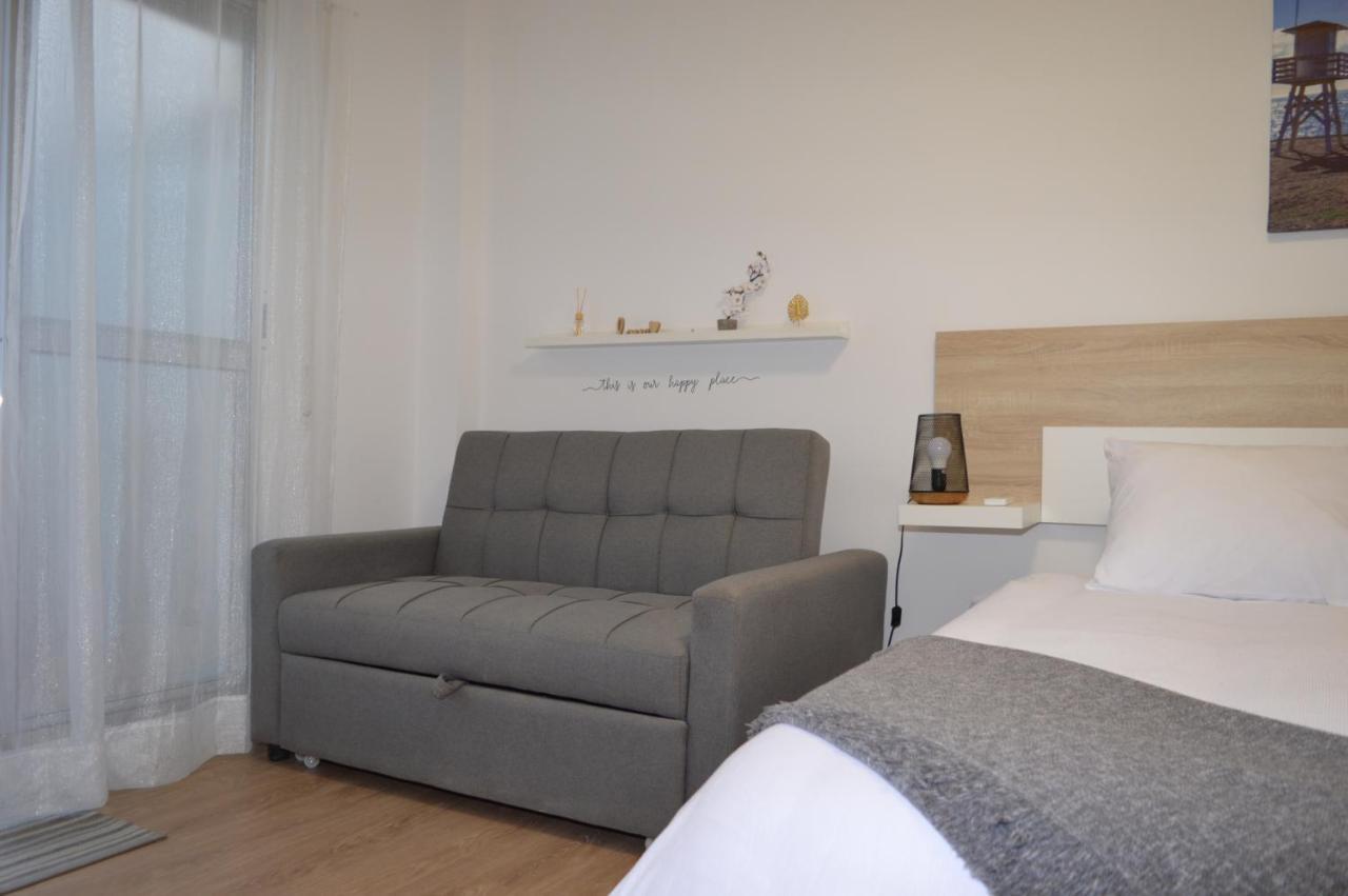 Floridos Playa Piso Reformado De 2 Habitaciones A 50M De La Playa La Cala Del Moral Bagian luar foto