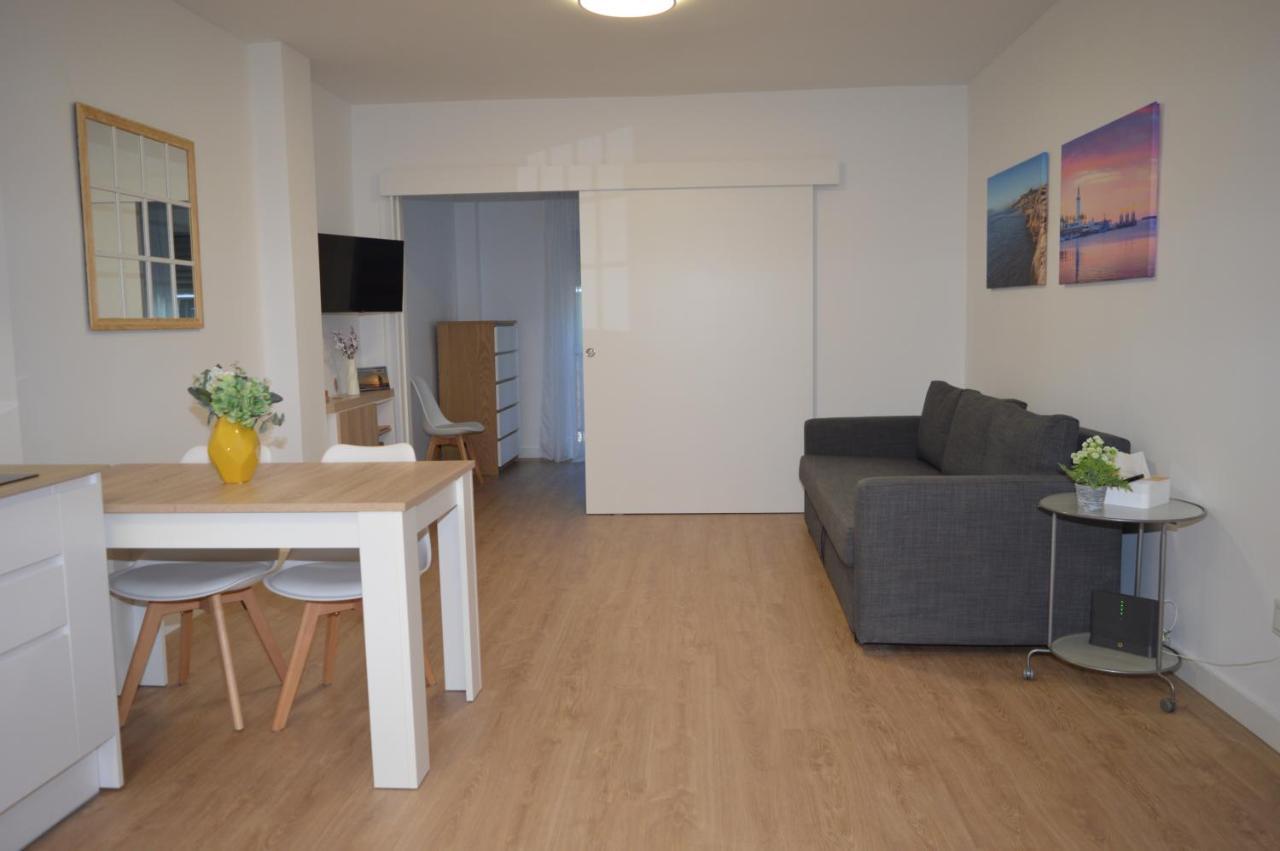Floridos Playa Piso Reformado De 2 Habitaciones A 50M De La Playa La Cala Del Moral Bagian luar foto